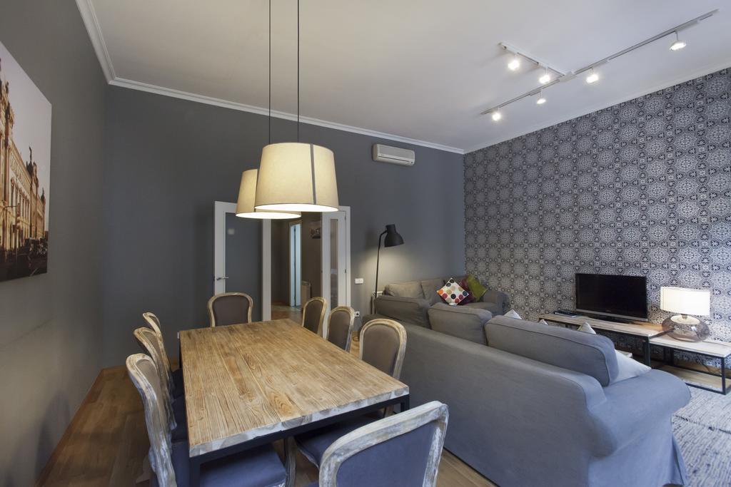 Short Stay Group Paseo De Gracia Serviced Apartments Barcellona Esterno foto