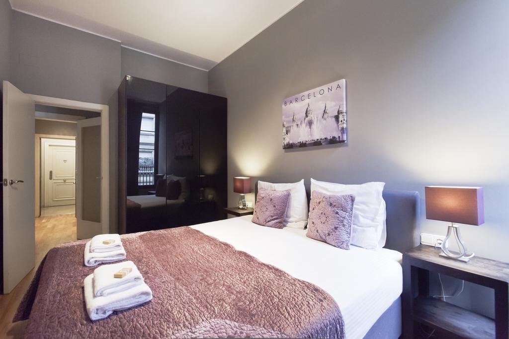 Short Stay Group Paseo De Gracia Serviced Apartments Barcellona Esterno foto