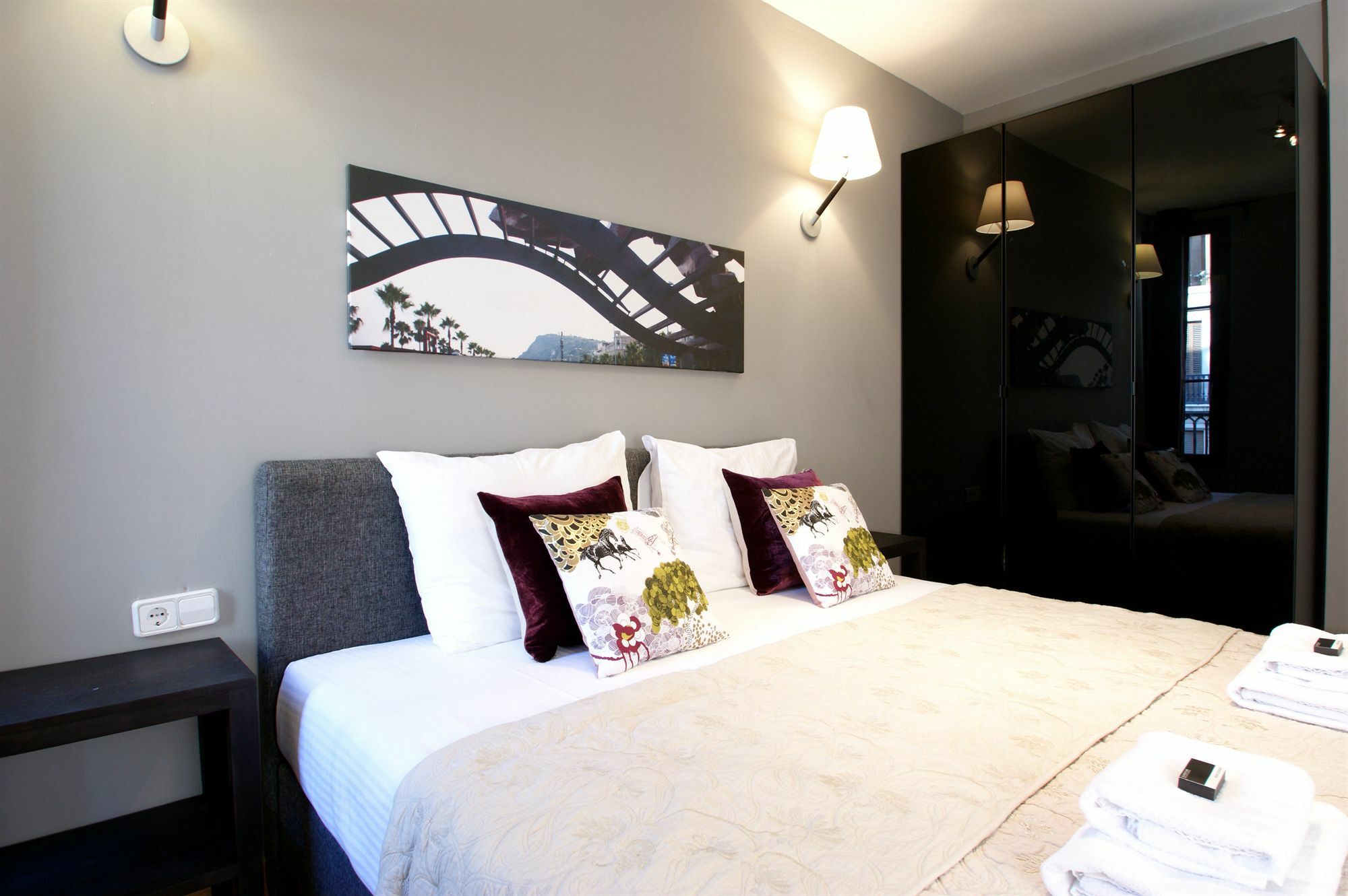 Short Stay Group Paseo De Gracia Serviced Apartments Barcellona Esterno foto